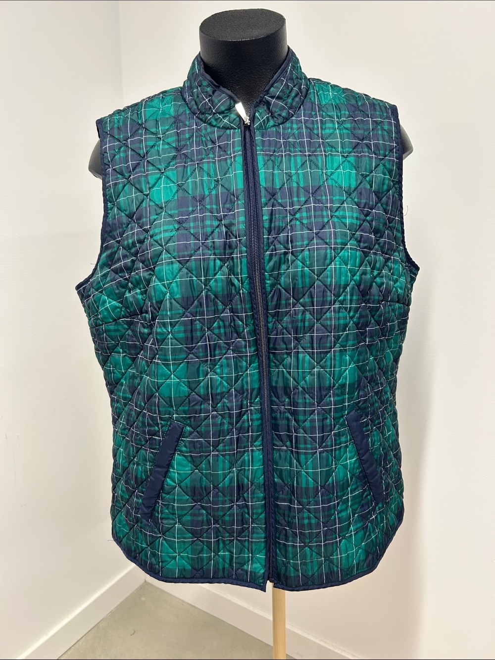 Karen Scott Sport Plaid Quilted Vest Green Navy Blue Zip Front Size XL